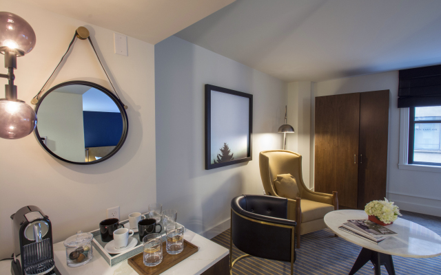 Hotel Theodore