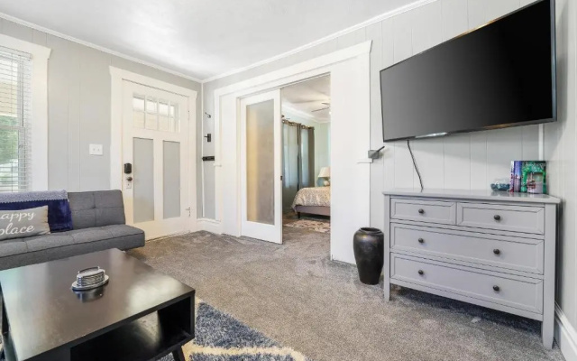 Cutest Nibley Park Bungalow