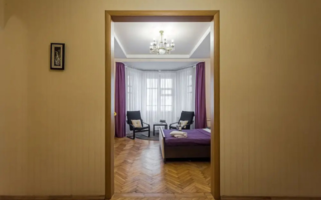 Stylish apartment near the railway station