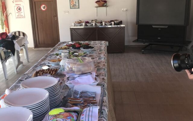 Yaprak Hotel