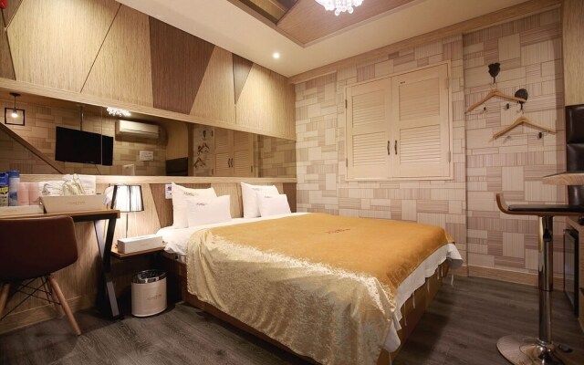 Secret Hotel