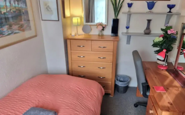 Canterbury - Sleeps 7 - Pet-friendly With Garden