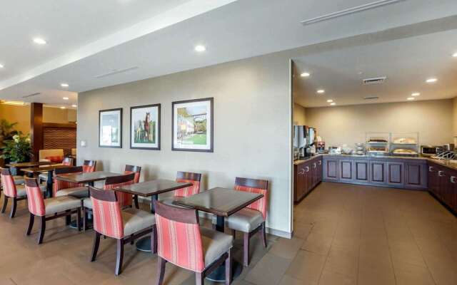 Comfort Suites Marietta - Parkersburg