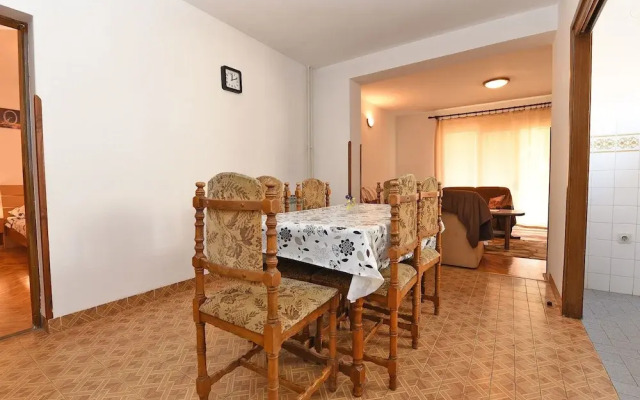 Apartment 621