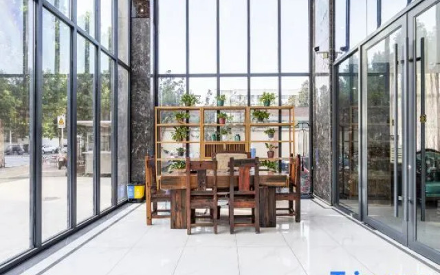 Yingbin Holiday Hotel