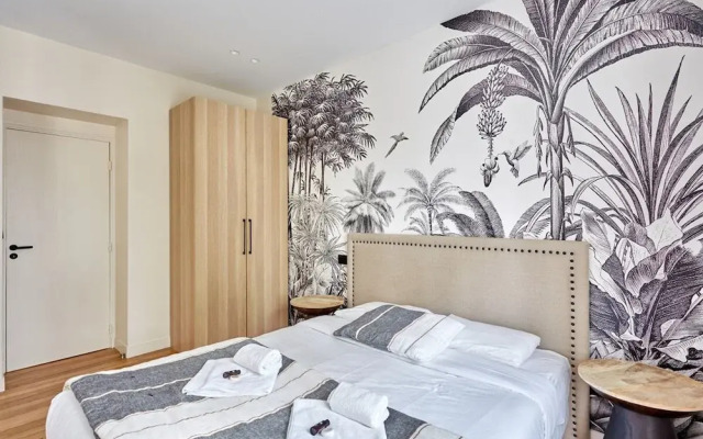 Superb Invalide Apartment Near Eiffel Tower