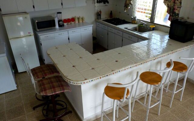Autana Bed and Breakfast - Hostel
