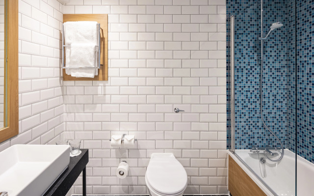 Holiday Inn London-Gatwick Airport by IHG