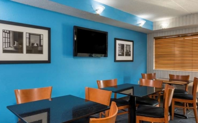 Days Inn Pittsburgh-Harmarville