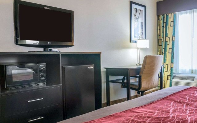 Comfort Inn & Suites Maumee - Toledo (I80-90)