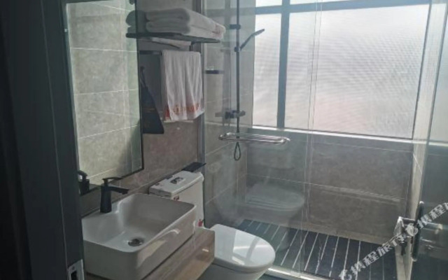 Lujiang Juai Guangneng Hotel