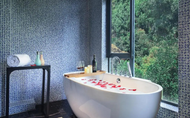 Yangshuo Xingping Island Resort
