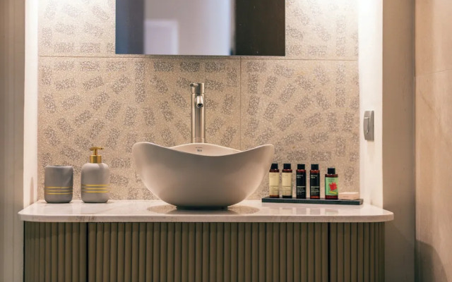 La Montre Luxury Boutique Suites