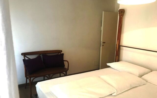 Modern Apartment with Terrace