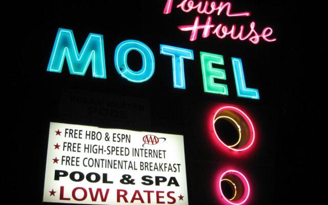 Town House Motel