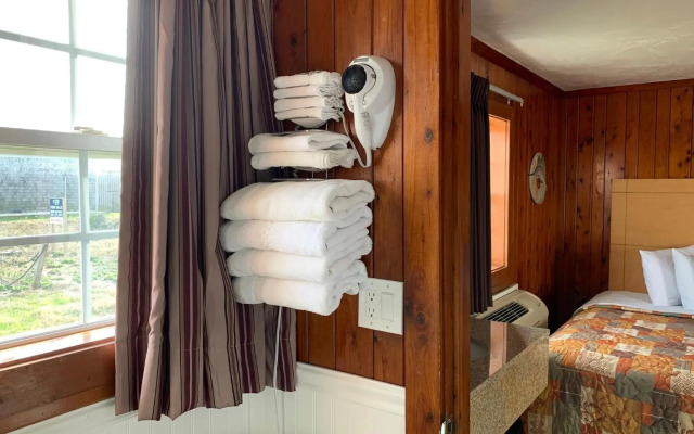 Seahorse Inn and Cottages