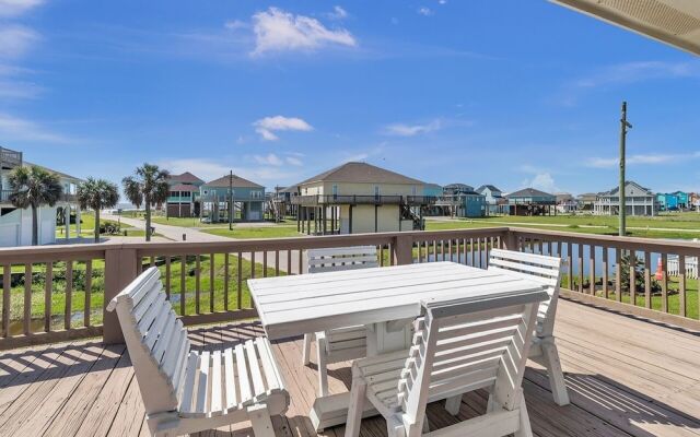 Windsical Escape 2 Bedroom Home by RedAwning