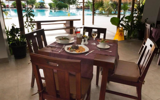 Peninsula Bay Resort