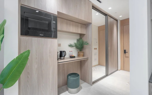 Czechin - Modern Studio JVC