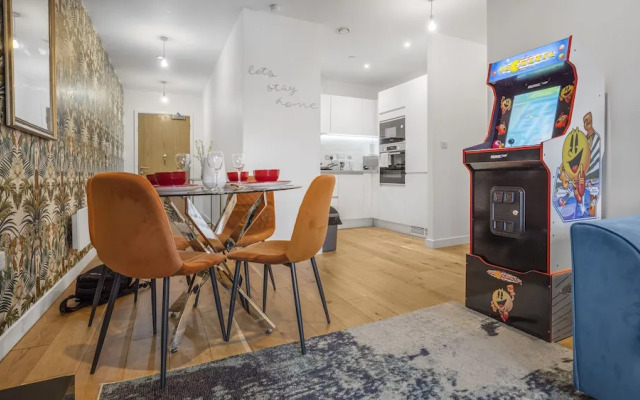 Comfyluxe 2bed 2bath,central,sleeps7,arcademachine