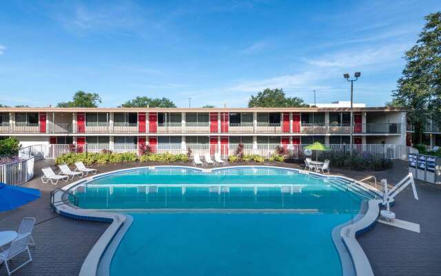 Ramada by Wyndham Kissimmee Gateway