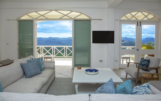 Zephyr Hill - 4 bedroom Villa with awe inspiring views 4 Villa by RedAwning