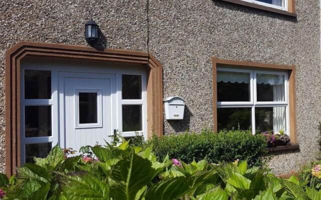 Portrush - Hope Cottage - sleeps 5 guests  in 3 bedrooms