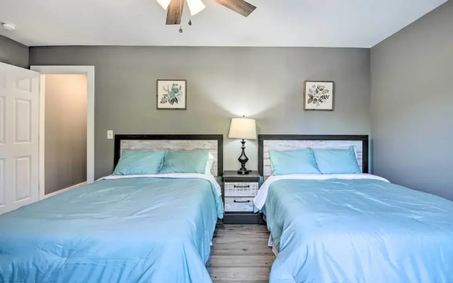 Pet-friendly Abode, Walk to Table Rock Lake!