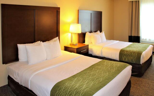 Comfort Inn & Suites St. Louis - Chesterfield