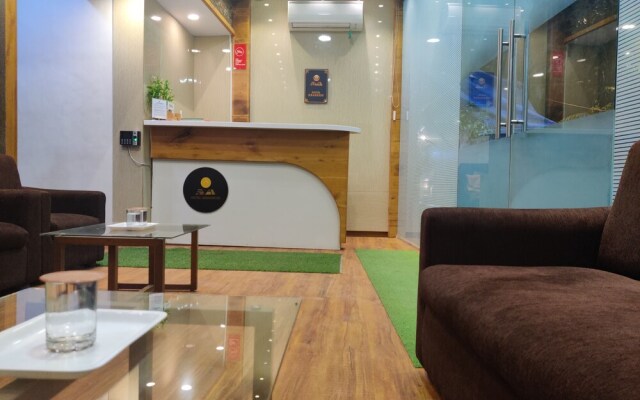 OYO 8490 Hotel Grandeur