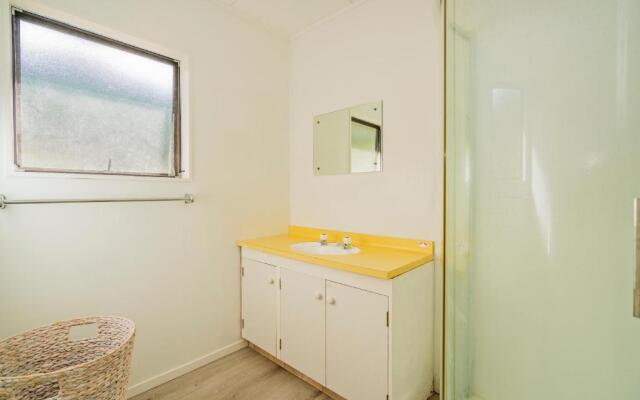 Coastal Hill Retreat - Tairua Holiday Home