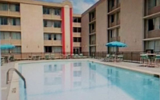 Ramada Inn Airport