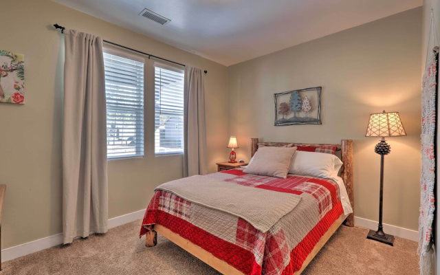 Flagstaff Family Hideaway w/ Guest House!