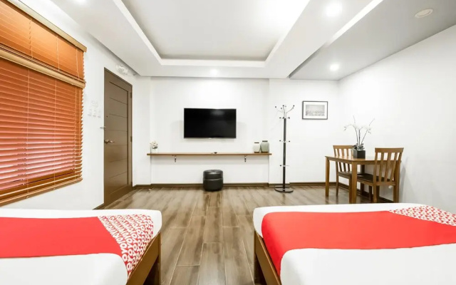 OYO 839 Monte Bianco Boutique Hotel