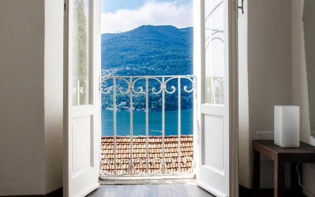 ALTIDO Cosy Apt for 4 with Balcony and View of Lake Como