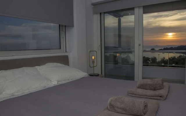 Luxury penthouse with stunning riviera view by GHH