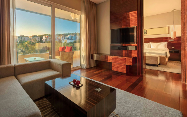 JW Marriott Hotel Pune – Guest Rooms – Pune