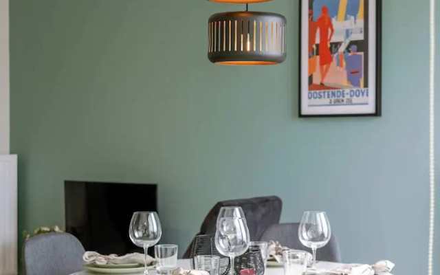 Huswell - Cozy Seaside Apartment With Terrace