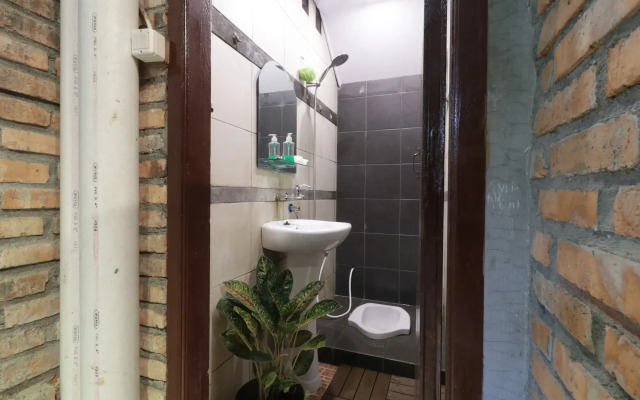 NILA HOUSE, Sharia Family Home Stay by ZUZU