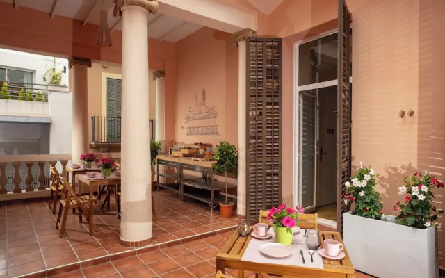 Antonios Hostal