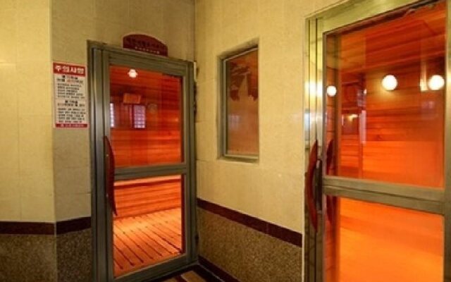 Sky Motel