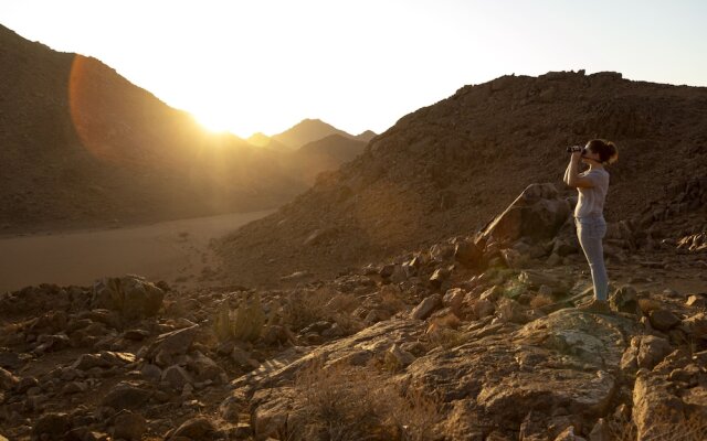 Kanaan N/a'an ku sê Desert Retreat