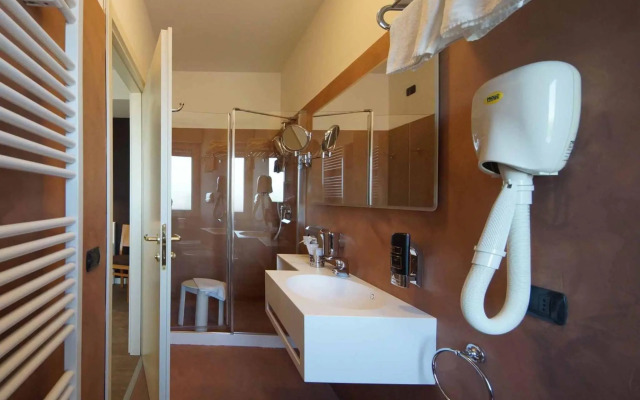 Hotel Clarin 14 by Dori
