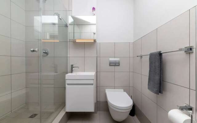 Modern, Central and Secure Studio Apartment Cape Town