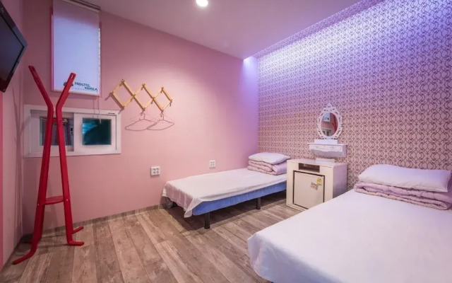 Hostel Korea 6