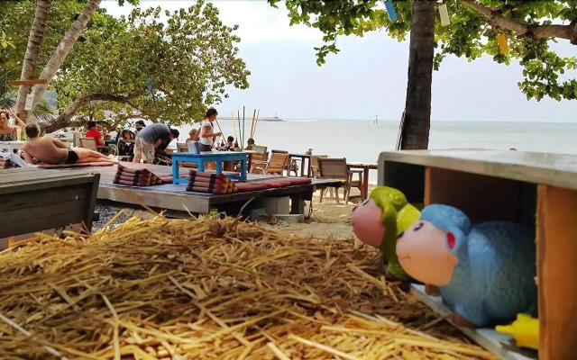 Think & Retro Cafe Lipa Noi Samui