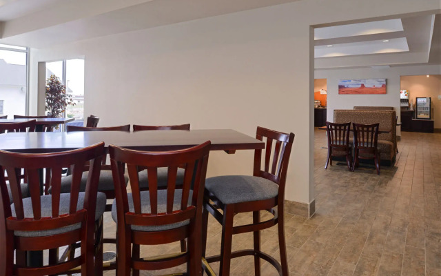 Holiday Inn Express & Suites Williams by IHG