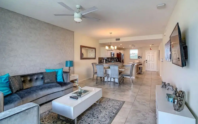 205 Luxury Condo Storey Lake Disney