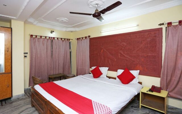 OYO 24727 Rater Tara Diner Rabi Guest House