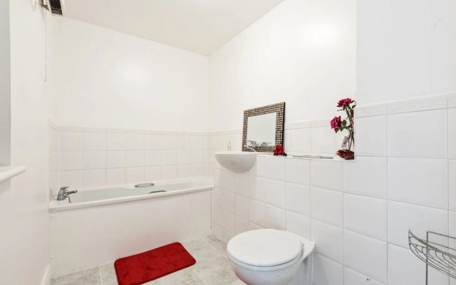 2 Bed Flat, Dedicated Workspace, Parking, 4KTV